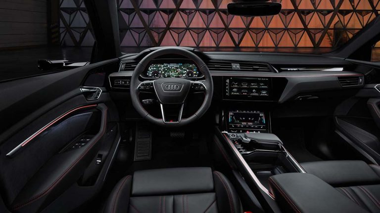 Audi Q8 e-tron - Cockpit - bei Automagazin Plus