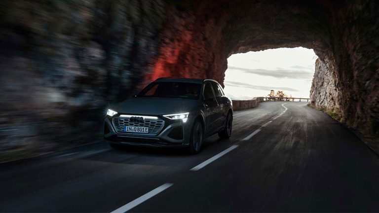 Audi Q8 e-tron - in voller Fahrt - bei Automagazin Plus