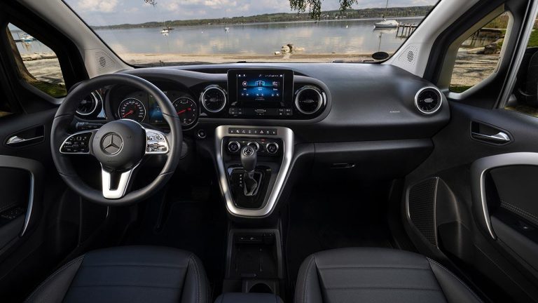 Mercedes-Benz T-Klasse - Cockpit - bei Automagazin Plus