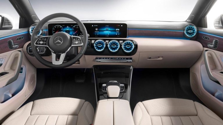Mercedes A-Klasse - helles Cockpit - bei Automagazin Plus