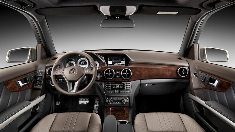 Mercedes-Benz GLK - Cockpit - bei Automagazin Plus