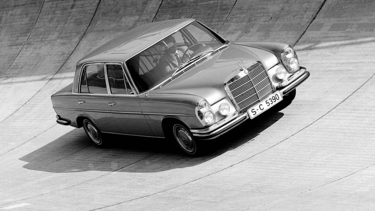 Mercedes-Benz 300 SEL 6.3 - in der Steilkurve - bei Automagazin Plus