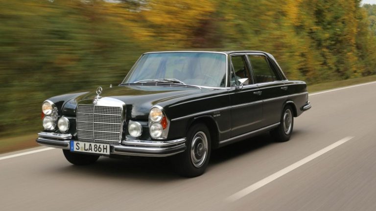 Mercedes-Benz 300 SEL 6.3 - in voller Fahrt - bei Automagazin Plus