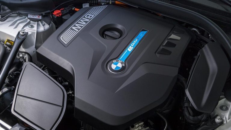 BMW 530e iPerformance - Motor - bei Automagazin Plus