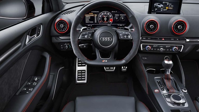Audi RS 3 Limousine 2017 - Cockpit - bei Automagazin Plus