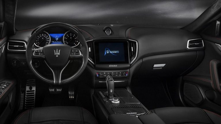 Maserati Ghibli - Cockpit - bei Automagazin Plus