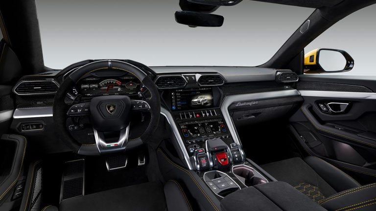 Lamborghini Urus - Cockpit - bei Automagazin Plus