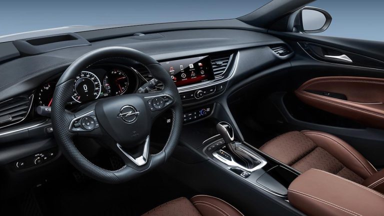 Opel Insignia - Cockpit - bei Automagazin Plus