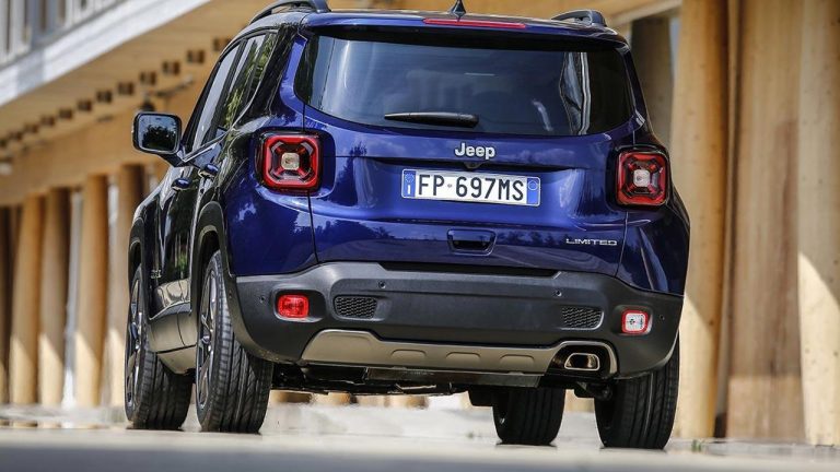 Jeep Renegade - Heckansicht - bei Automagazin Plus