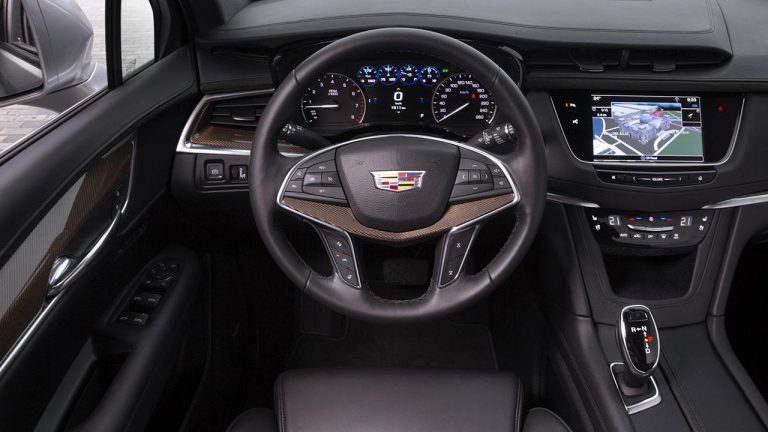 Cadillac XT5 - Cockpit - bei Automagazin Plus
