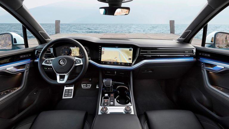 Volkswagen Touareg - Cockpit - bei Automagazin Plus