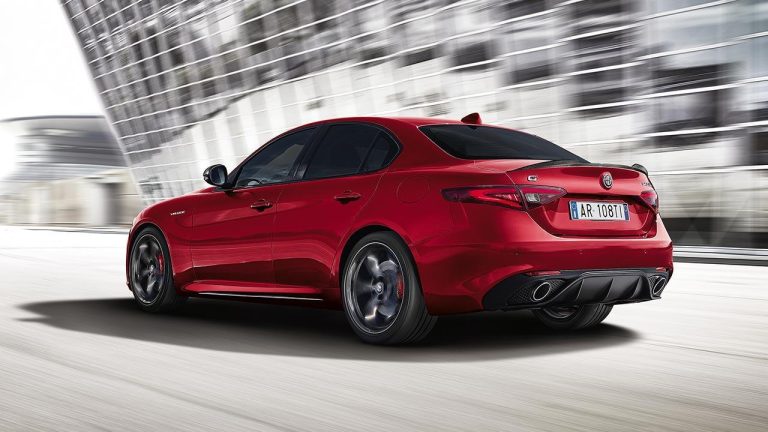 Alfa Romeo Giulia - Heckansicht - bei Automagazin Plus