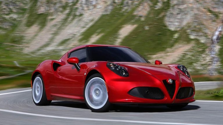 Alfa Romeo 4C - Seitenansicht - bei Automagazin Plus