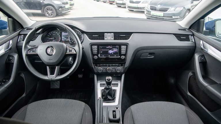 Skoda Octavia - Cockpit - bei Automagazin Plus