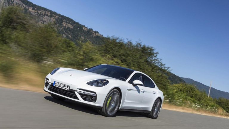 Porsche Panamera Turbo S E-Hybrid - auf der Landstraße - bei Automagazin Plus