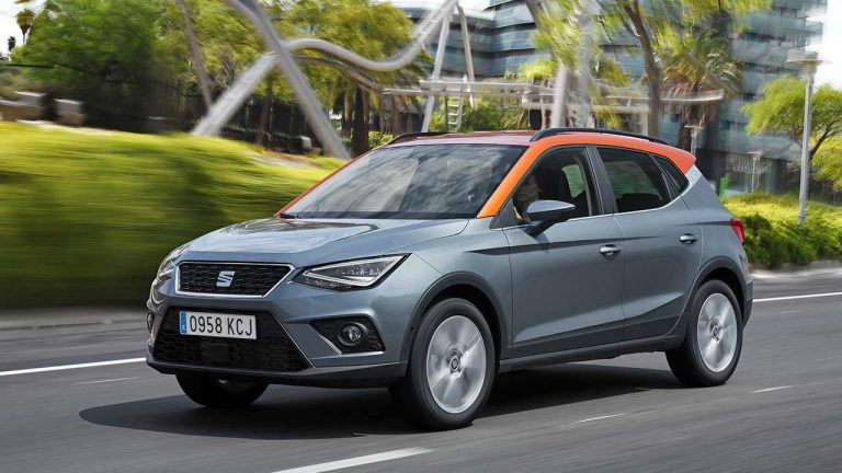 Seat Arona - in voller Fahrt - bei Automagazin Plus