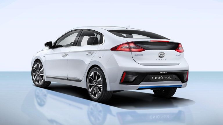 Hyundai Ioniq Hybrid - Heckansicht - bei Automagazin Plus