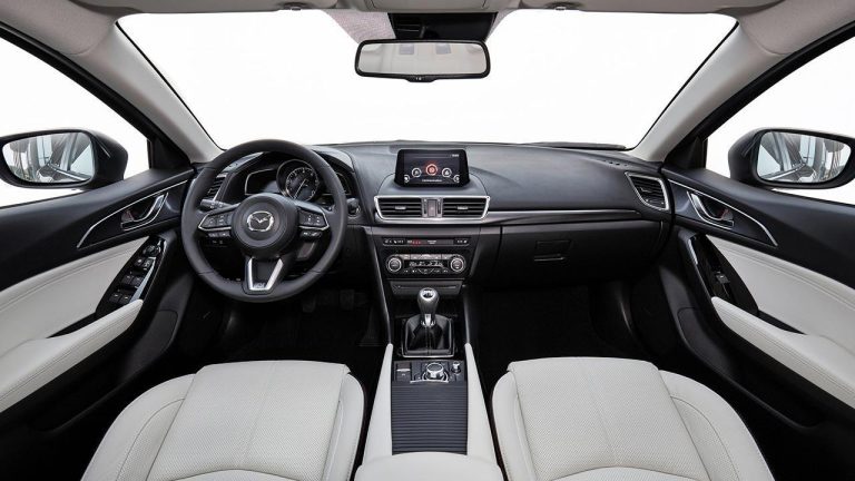 Mazda3 Sport & Limousine - Cockpit - bei Automagazin Plus