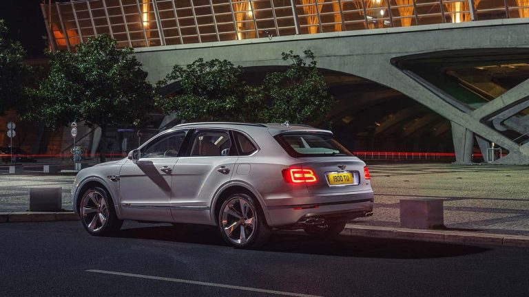 Bentley Bentayga Hybrid - Seitenansicht - bei Automagazin Plus