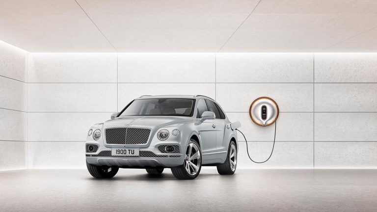 Bentley Bentayga Hybrid - plugged in - bei Automagazin Plus