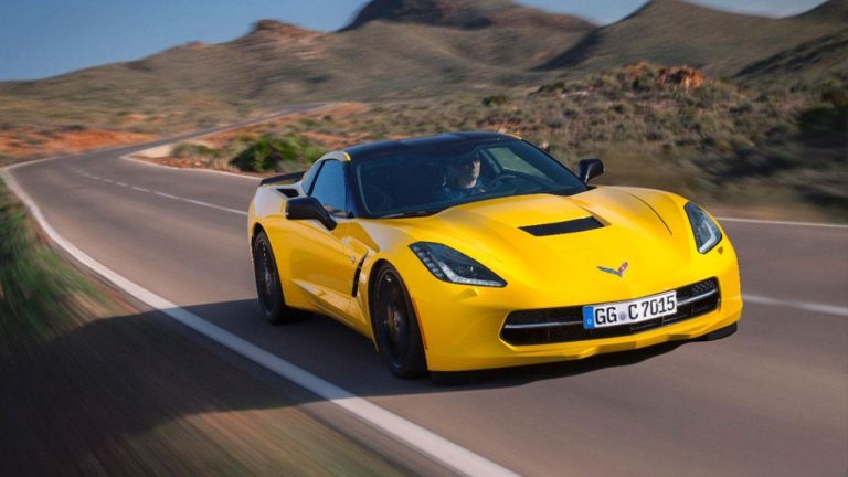 Chevrolet Corvette Stingray Coupé - Frontansicht - bei Automagazin Plus