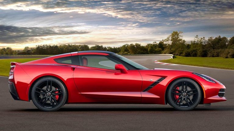 Chevrolet Corvette Stingray Coupé - Seitenansicht - bei Automagazin Plus