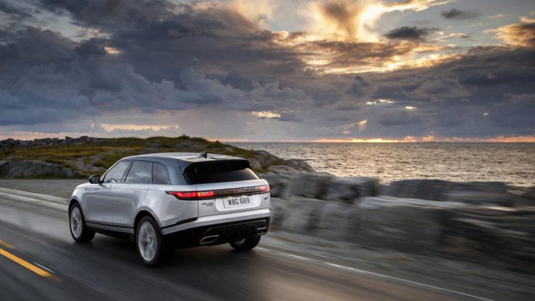 Range Rover Velar - Heckansicht - bei Automagazin Plus