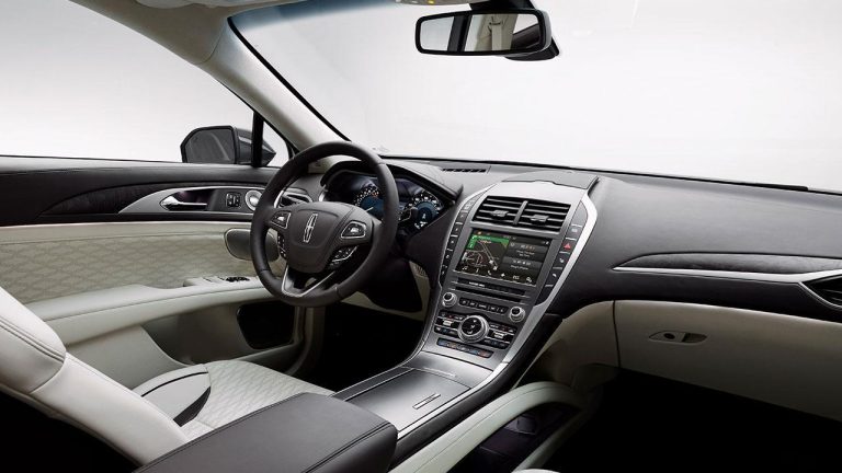 Lincoln MKZ Hybrid - Cockpit - bei Automagazin Plus