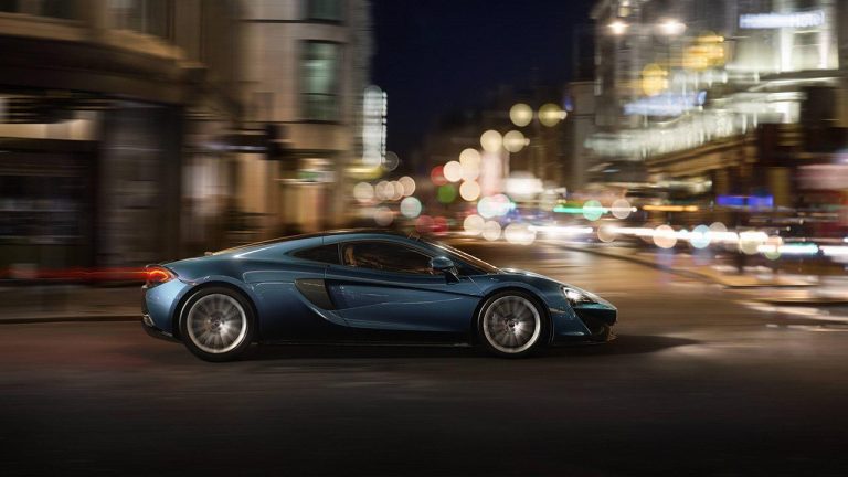 McLaren 570GT - in der Großstadt - bei Automagazin Plus