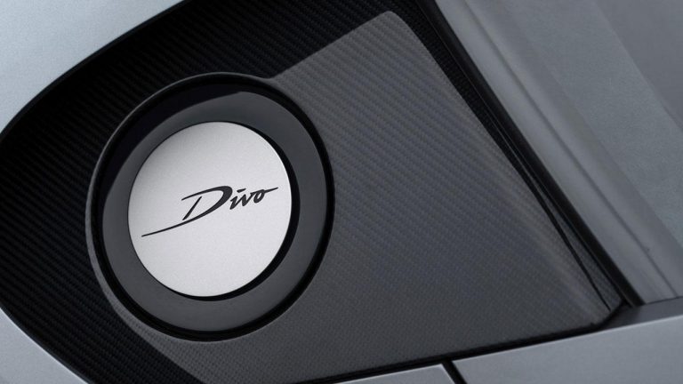 Bugatti Divo - Schriftzug - bei Automagazin Plus