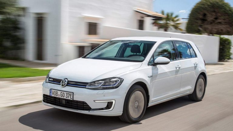 Volkswagen e-Golf - in voller Fahrt - bei Automagazin Plus