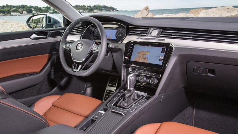 Volkswagen Arteon - Cockpit - bei Automagazin Plus