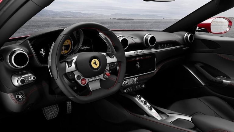 Ferrari Portofino Cabrio - Cockpit - bei Automagazin Plus