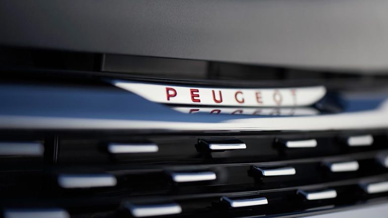 Peugeot 208 - Kühlergrill - bei Automagazin Plus