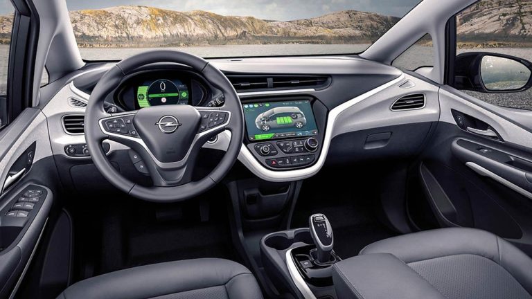 Opel Ampera-e - Cockpit - bei Automagazin Plus