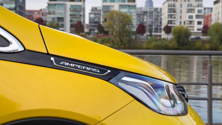 Opel Ampera-e - Schriftzug - bei Automagazin Plus