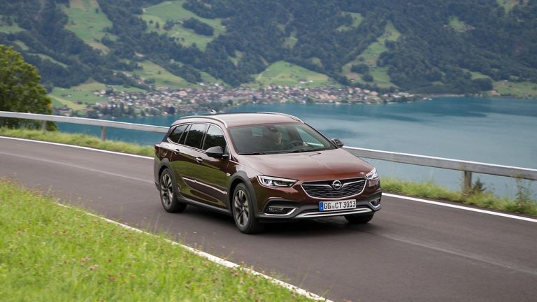 Opel Insignia Country Tourer - am See - bei Automagazin Plus