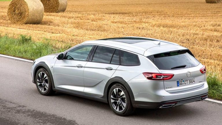 Opel Insignia Country Tourer - Heckansicht - bei Automagazin Plus