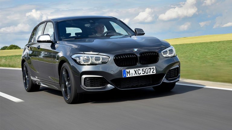 BMW 1er 5-Türer - in voller Fahrt - bei Automagazin Plus