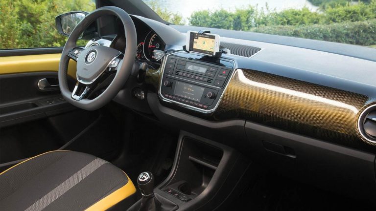 Volkswagen up! - Cockpit - bei Automagazin Plus