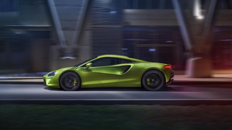 McLaren Artura - Seitenansicht grün bei Automagazin Plus