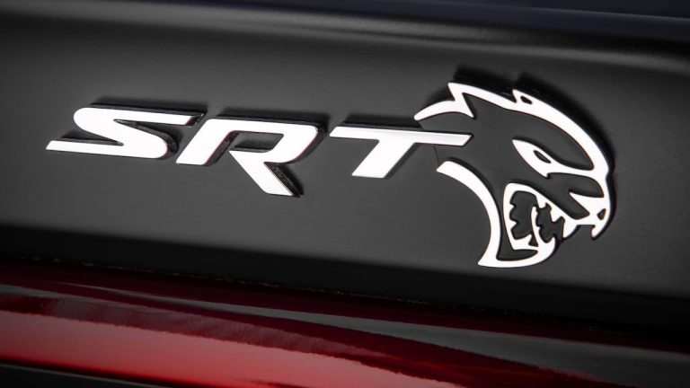 Dodge Challenger SRT - Zeichen Logo - bei Automagazin Plus