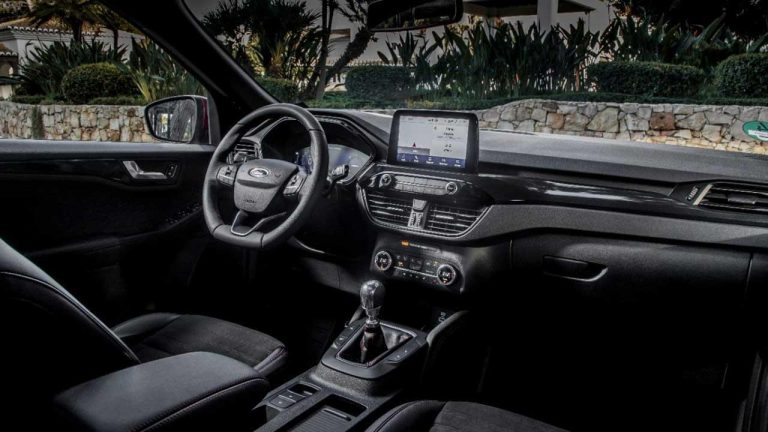 Ford Kuga - Cockpit - bei Automagazin Plus