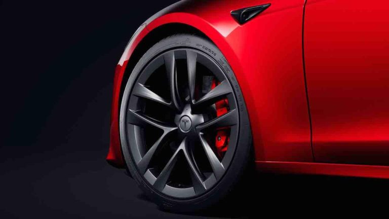 Tesla Model S Plaid - Reifen - bei Automagazin Plus