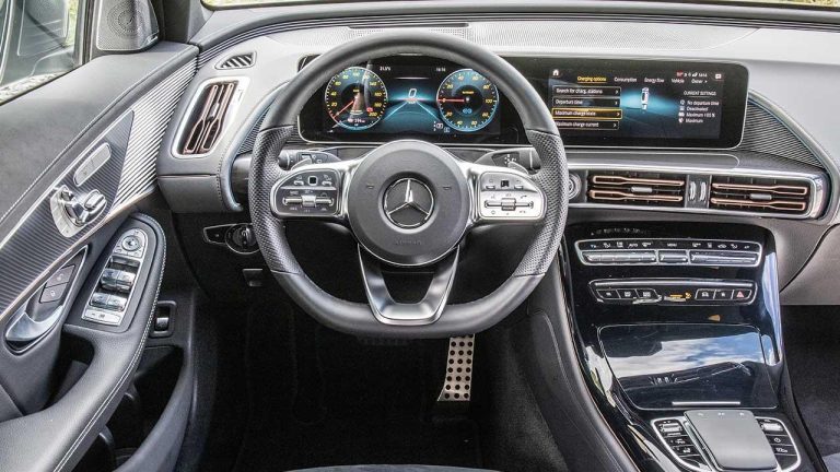 Mercedes-Benz EQC - Cockpit - bei Automagazin Plus