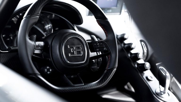 Bugatti Chiron Super Sport 300+ - Cockpit - bei Automagazin Plus