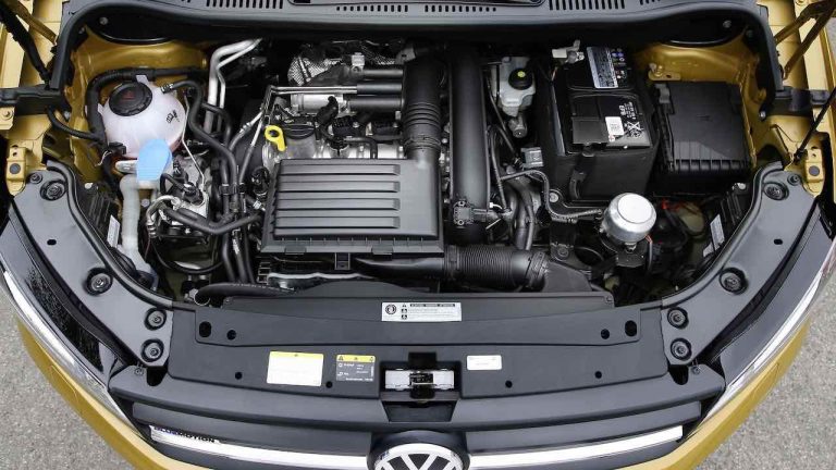 Volkswagen Caddy - Motorraum - bei Automagazin Plus
