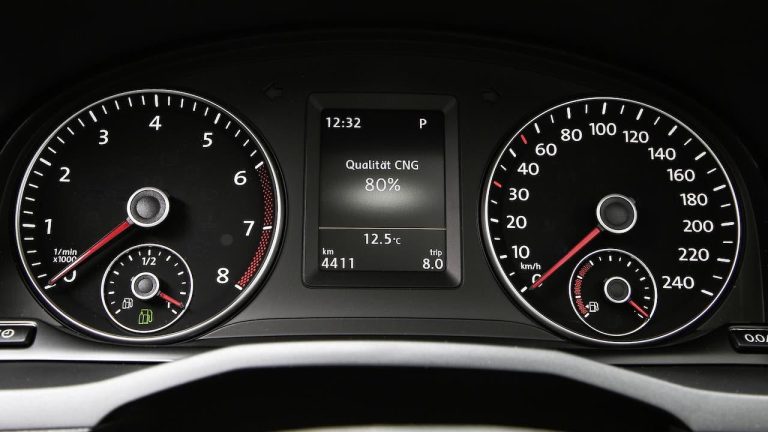 Volkswagen Caddy - Cockpit - bei Automagazin Plus