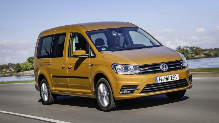 Volkswagen Caddy - Front- und Seitenansicht Gewässer - bei Automagazin Plus