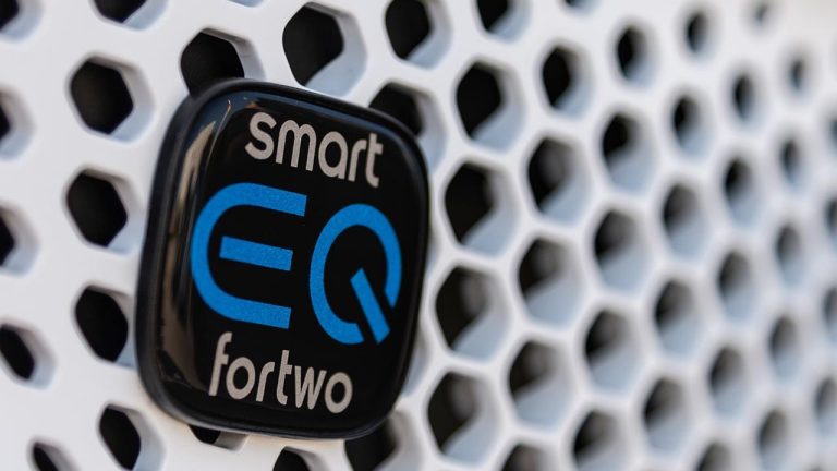 Smart EQ fortwo - Schriftzug - bei Automagazin Plus